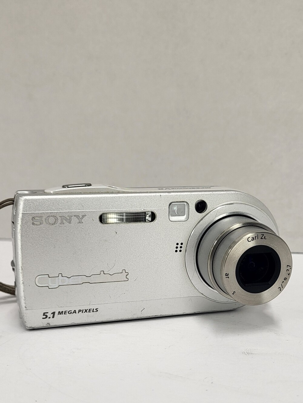 Sony Cybershot DSC-P100 5.1 MP Digital Camera With Memory Card, Battery Tested